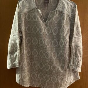 Chico's Size 2=Large Cream Patterned Women's Woven Boho Top with Lace Insets